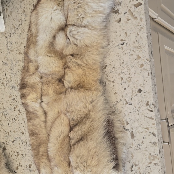 Fox Fur Luxurious 3pcs NWOT Genuine Hat, Cape and Scarf - Picture 5 of 14